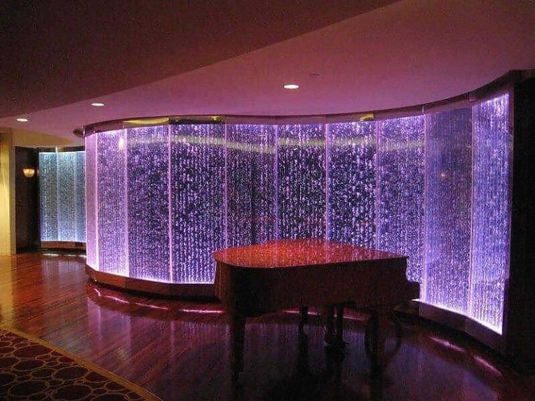 Vertical-Chamber-Bubble-Wall-at-Grand-Hyatt-Cairo-Egypt